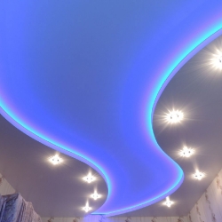 Синий двухуровневый потолок с подсветкой